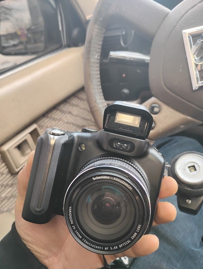 Kodiak Easyshare P880 DSLR Digital Camera