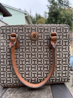 Tommy Hilfiger purse