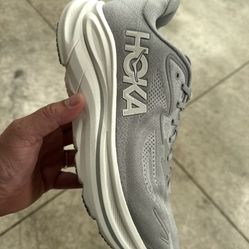 Hoka Z13