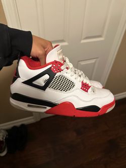 Jordan 4 fire reds size 9.5 mens