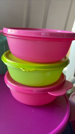 Set of 3 Tupperware