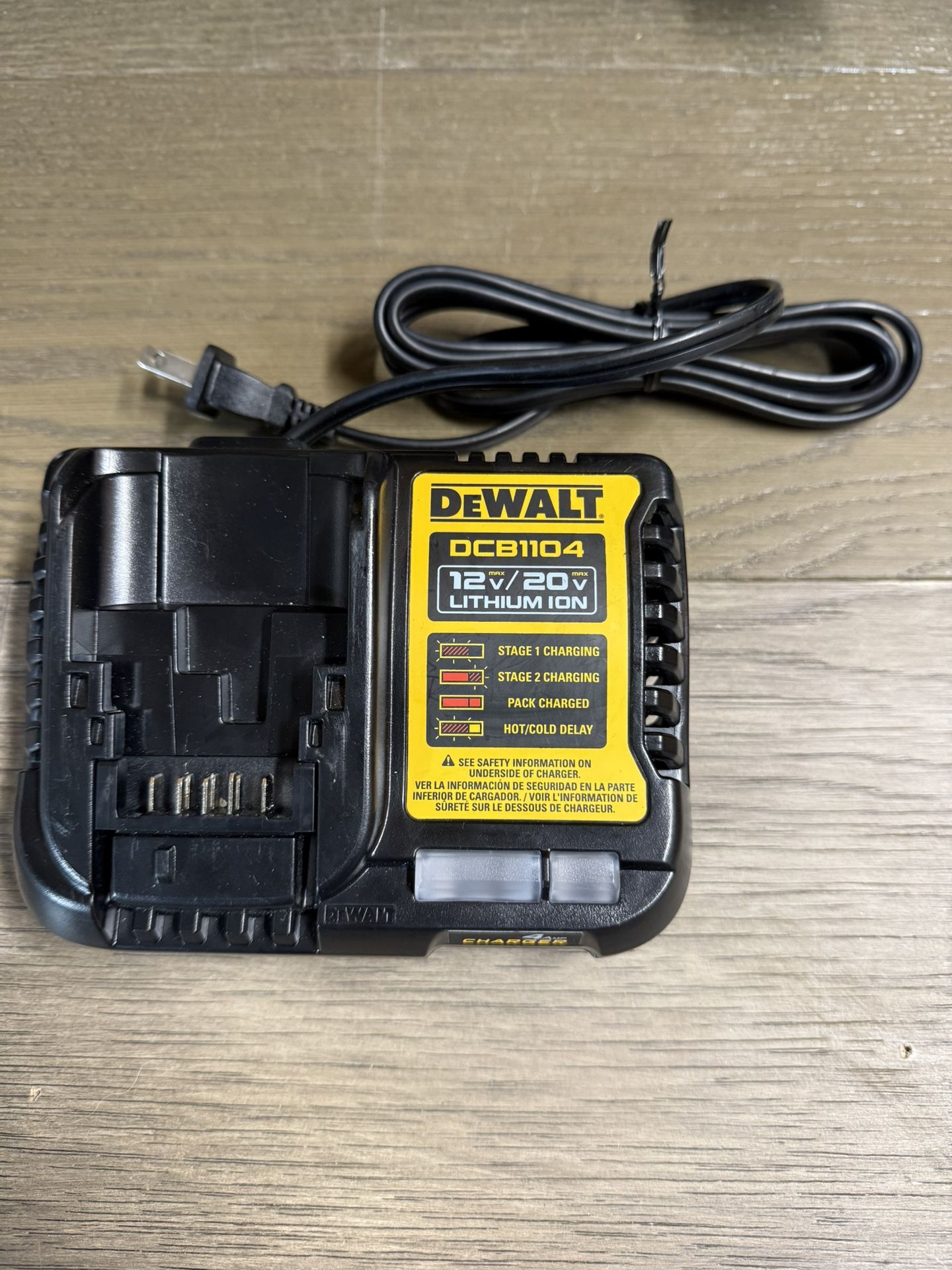 Dewalt 20 V Battery Charger