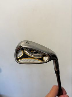 Taylormade R7 8 iron right handed graphite regular flex