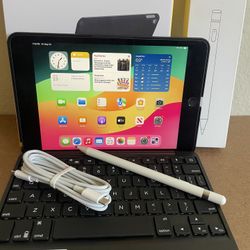 Apple iPad mini 5th Generation 64GB With zagg Keyboard and Pencil 
