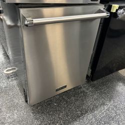 Viking Stainless Steel Dishwasher Fully Integrated 3 Racks