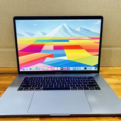 Apple Macbook Pro 15” 2018 2.2 Ghz 6-core Intel i7 16GB RAM 256GB SSD FULLY FUNCTIONAL.!!