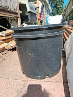 2 large planter pots d-15 h -13 inches