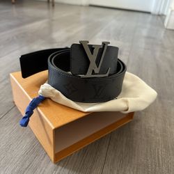 Louis Vuitton IV Initiales 40mm Reversible Belt