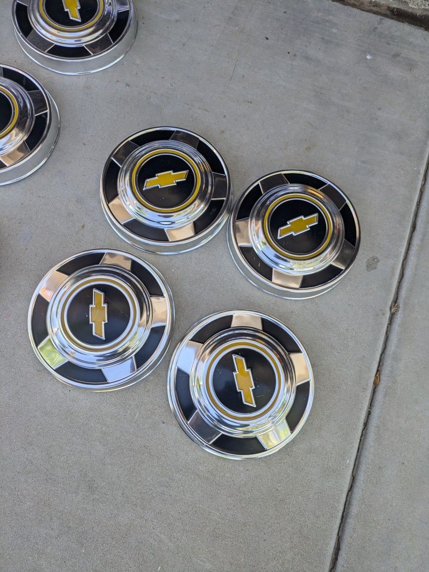 Chevy C10/ Square Body Hubcaps