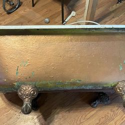 Cast Iron Classic Clawfoot Tub w/ Feet