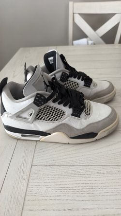 Military black 4’s sz. 9