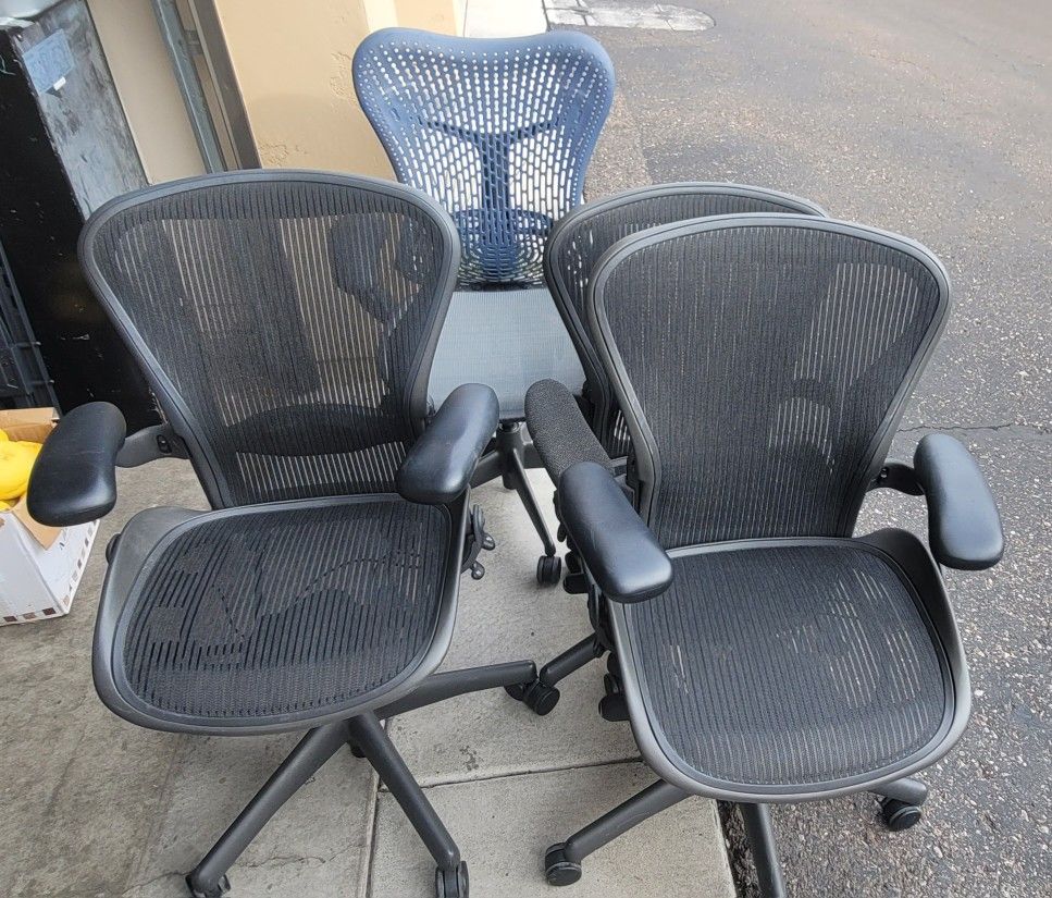 Herman Miller Aeron Office Desk Chairs