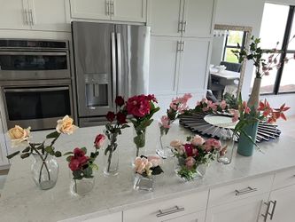 Silk Flowers with FREE Vase/ Flower Arrangement/ Faux Flowers in time for the Holiday