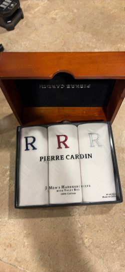 Pierre Cardin 3 100% cotton handkerchiefs in wooden valet box