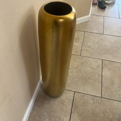 Large Modern Pot, Gold