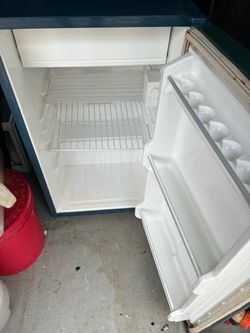 Mini fridge