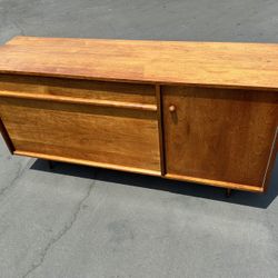 Mid Century Glenn of California Walnut Credenza Media Storage Cabinet