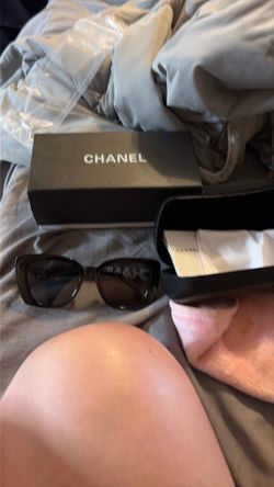 Authentic CHANEL CH5422B Women's  Sunglasses, Black / White with Strass