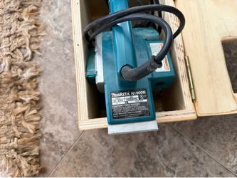 Makita 3-1/4” Power Planer