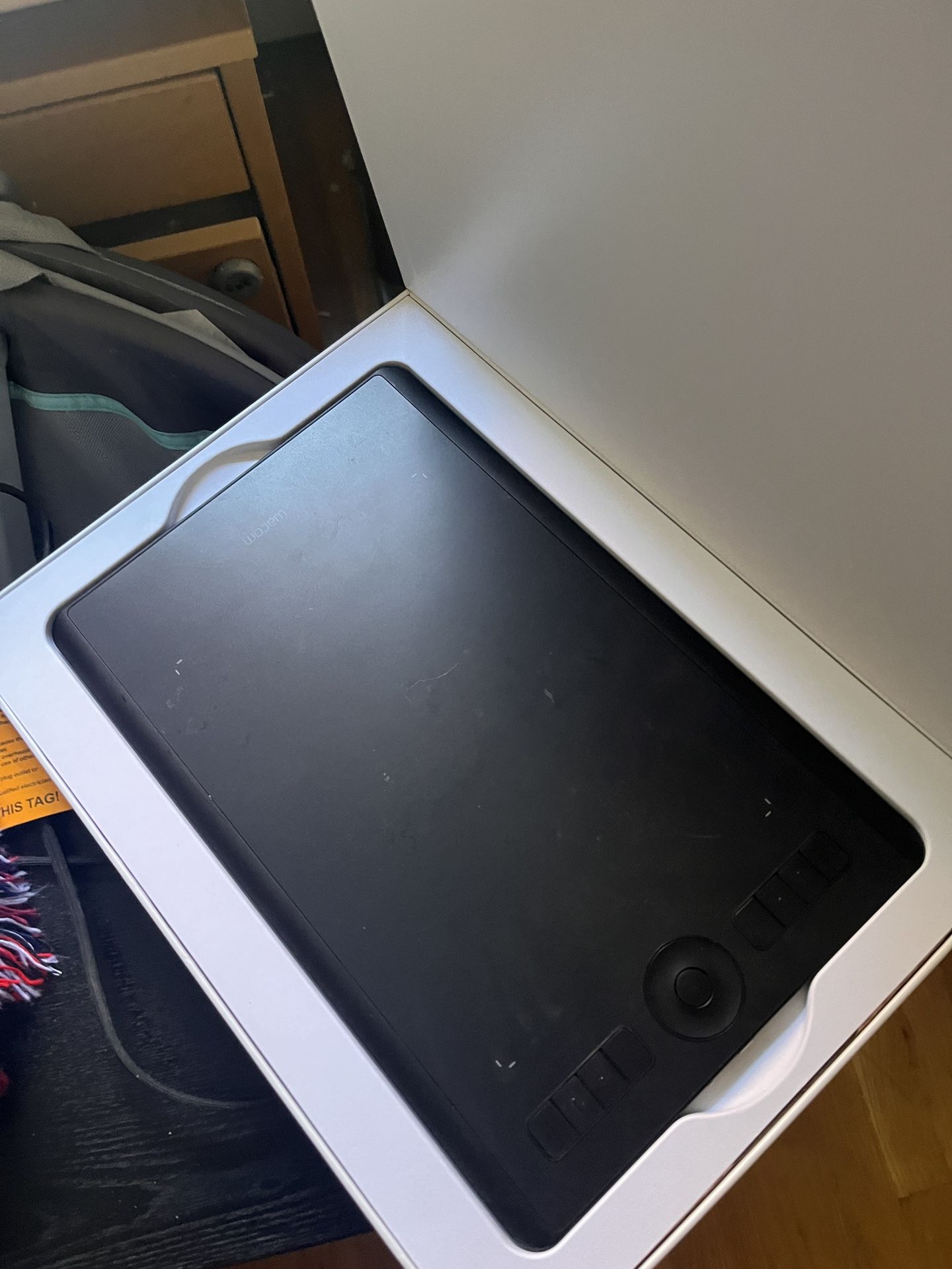 Intuos Pro Tablet - Missing Cord and Pen