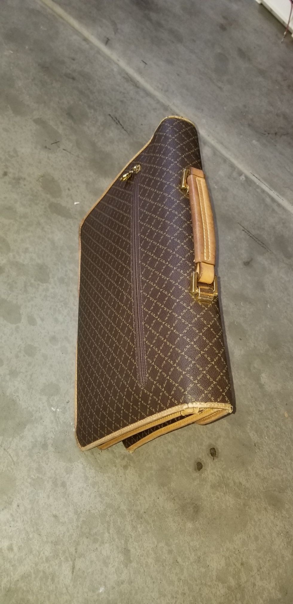 LA Tour Paris Eiffel briefcase very cheap $5