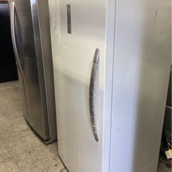 Freezerless Refrigerator 