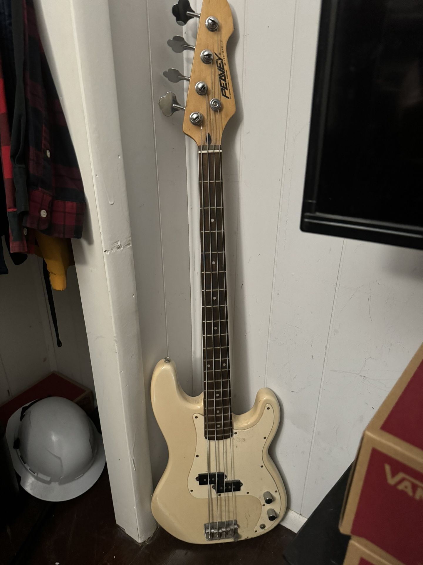 Peavy Milestone 2 Bass Guitar