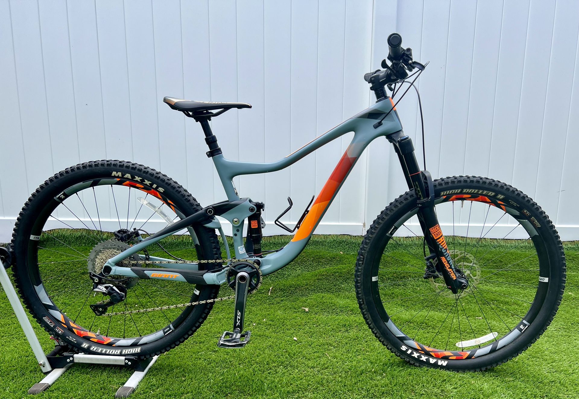 2018 Giant Trance Advance 2 Carbon Full Suspension Mountain Bike