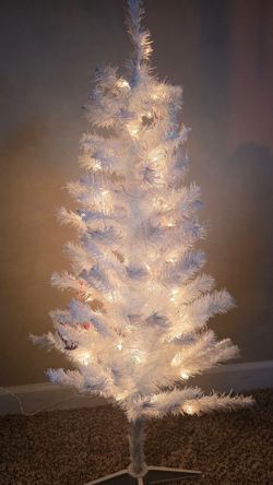 White Christmas tree