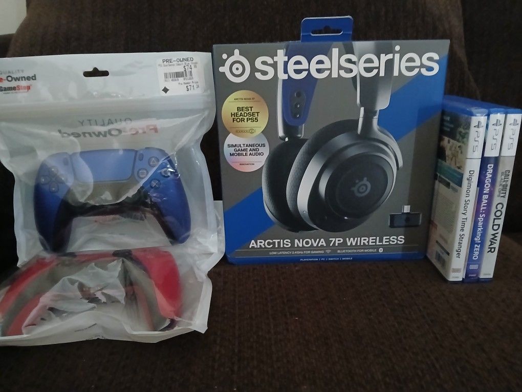 PS5 Steelseries Headset + 2 Controllers