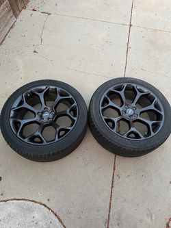 20” Chrysler Gloss Black Wheels with Tires – Set of 2