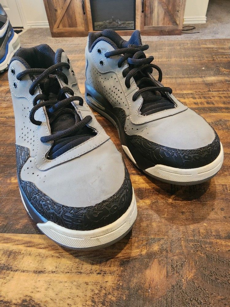 Shoes size 6.5Y Jordan's