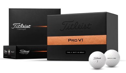 2025/2026 Titleist PRO V1 2 Dozen Golf Balls Gift Set