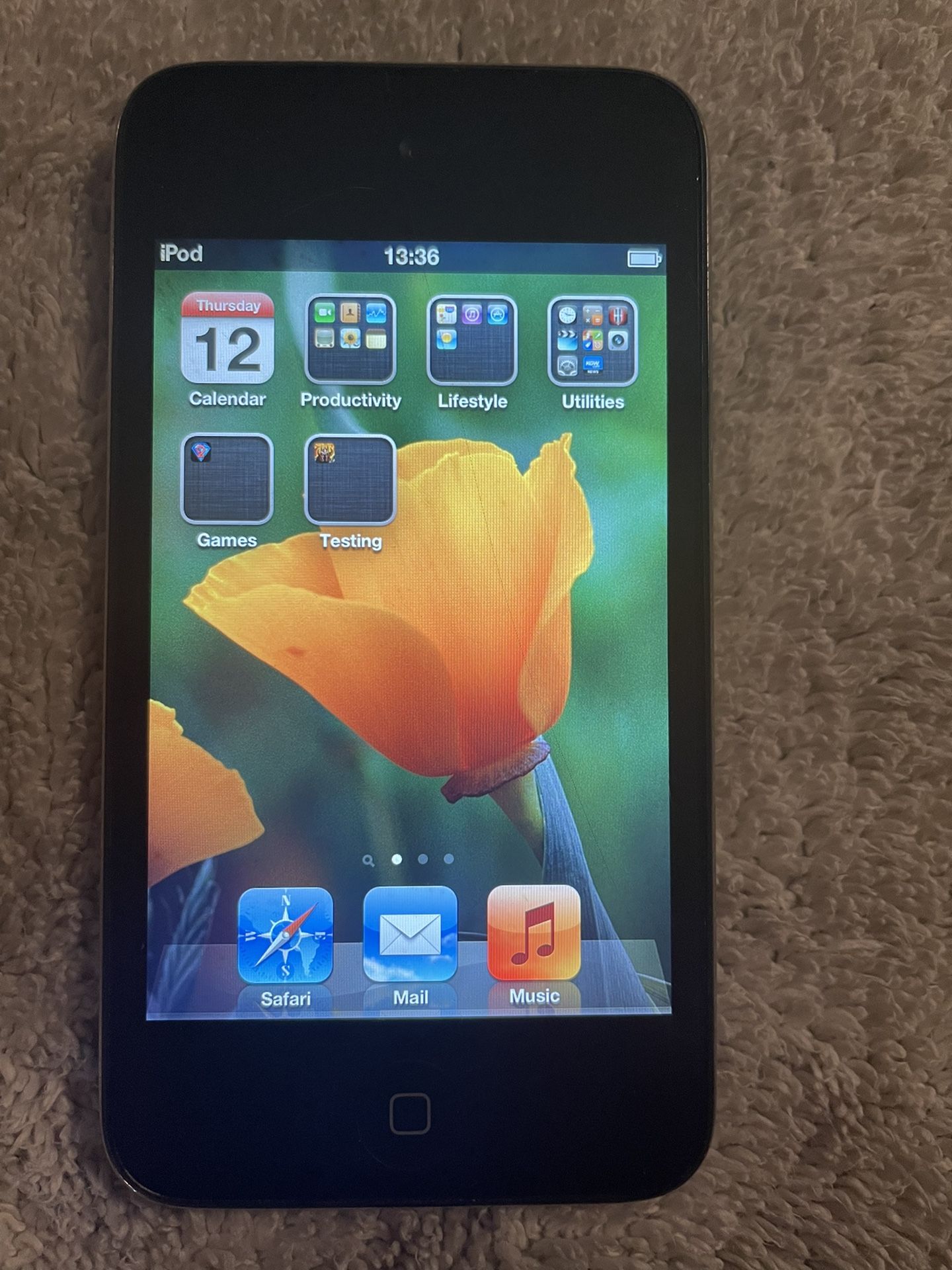 Fourth 4th Gen Generation 8GB iPod