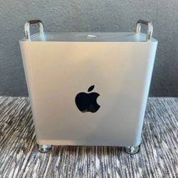 2019 Mac Pro - Powers On But Won't Boot (Read Description)