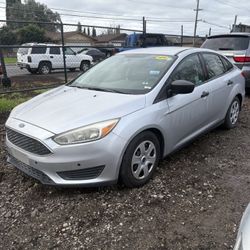 2016 Ford Focus Part Out