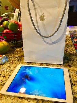 IPAD AIR SILVER + ZAGG LEATHER KEYBOARD #WON'T LAST LONG #HURRY