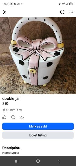 Beautiful Cookie jar
