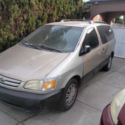 2005 Toyota Sienna