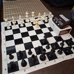 Foldable Competition Chess Set (W CLOCK) 