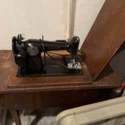 Antique Sewing Machine 