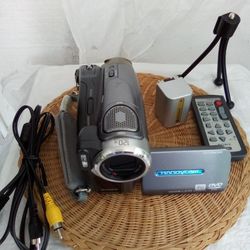 Sony Digital Handy Cam 3.0 Mega Pixels 120 X Digital  Zoom Model Carl Zeiss Dcr-Dvd 403