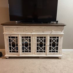 Tv stand /entertainment center