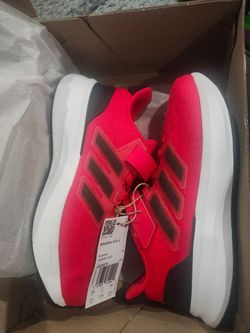 Adidas BOYS shoes size 2.5 Brand new