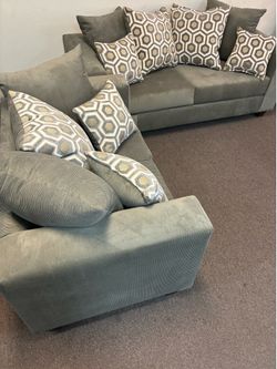 2 Pc Sofa and Loveseat
