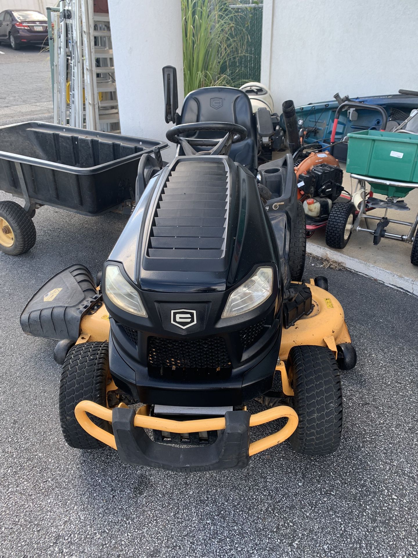 Craftsman Riding Lawnmower 