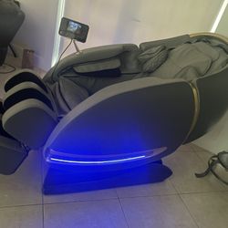 Golden Massage Luxury 4D Zero Gravity SL Track Full Body Massage Chair