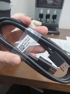 DisplayPort cable