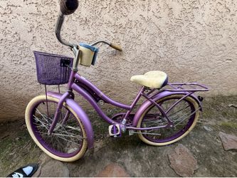 Huffy girls’ cruiser bike