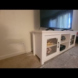 Modern TV stand with storage 